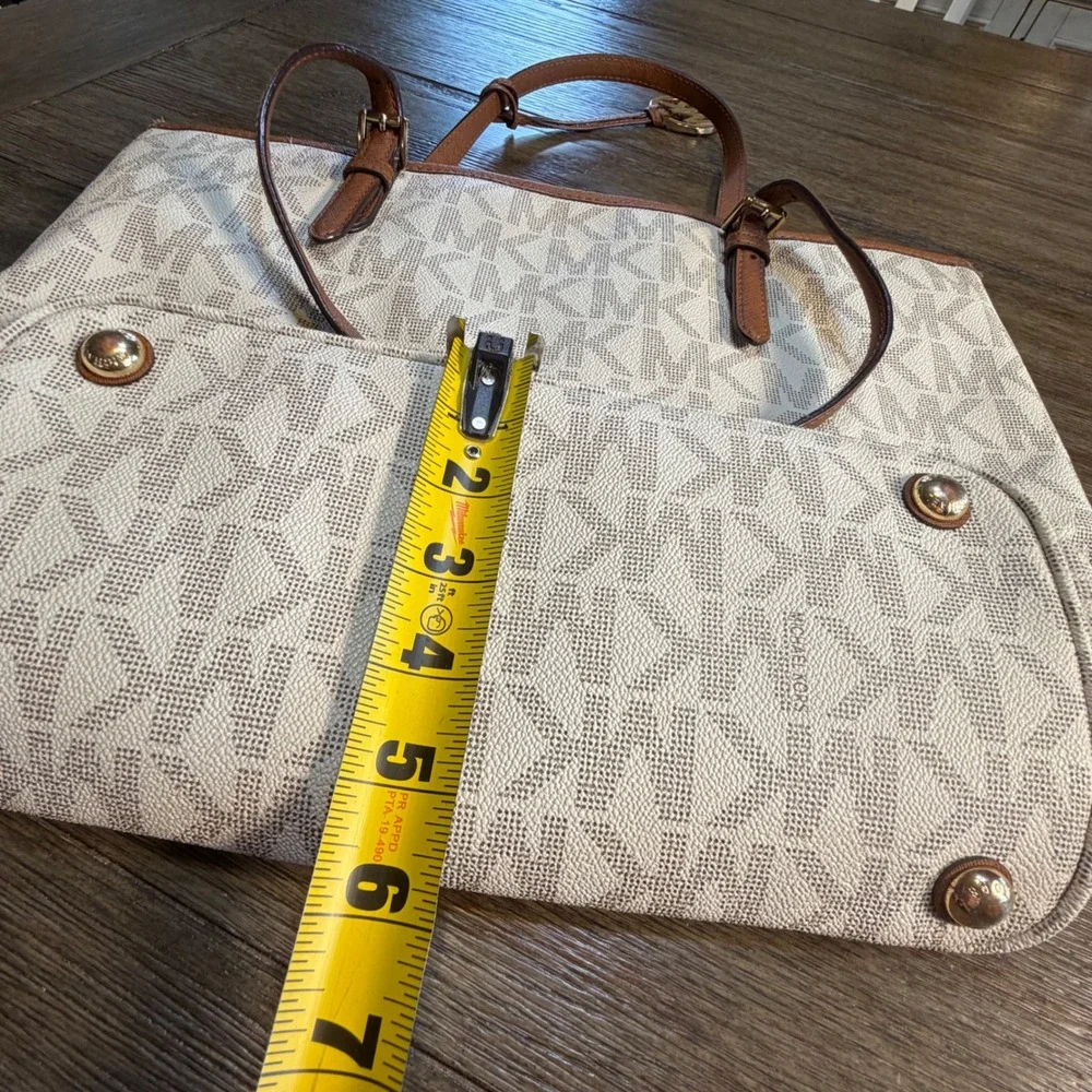 Michael Kors Jet Set Signature Monogram Tote Bag Vanilla Acorn Gold Hardware - Picture 10 of 13